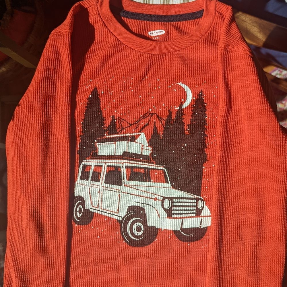 EUC Boys waffle knit red with mountain trees, moon, and older SUV design.